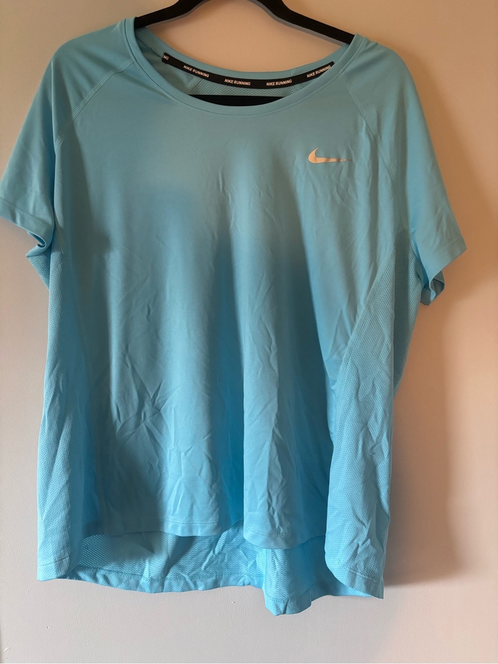 Nike Women’s Aqua Short-Sleeve Dri-FIT Top- 2XL
